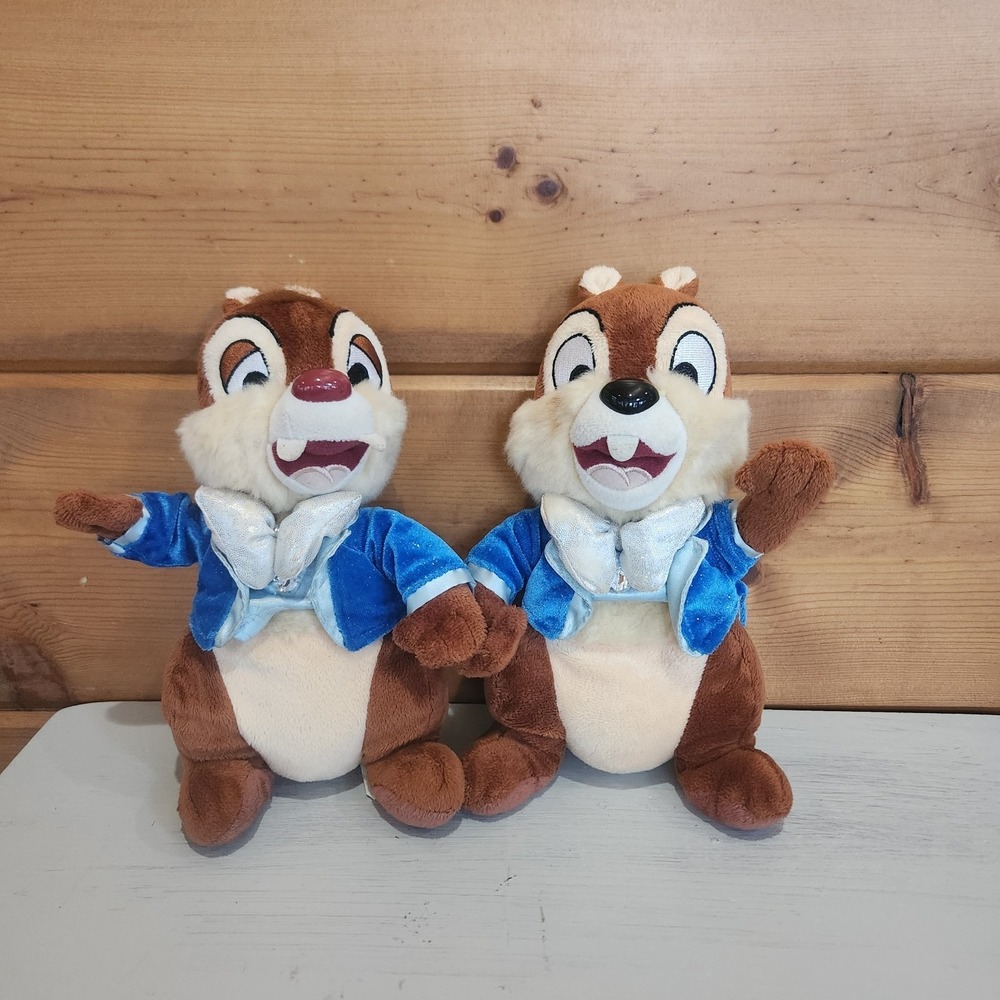 Disney Dream Friends CHIP and DALE Plush Chipmunks Lot Set Disneyland Resort EXC